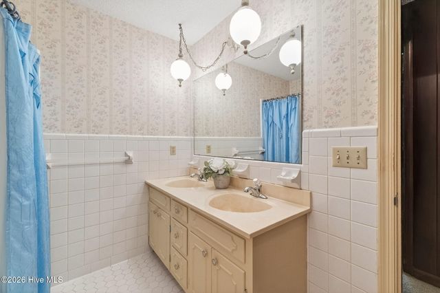 808 Chestnut Drive, Smithfield, NC 27577