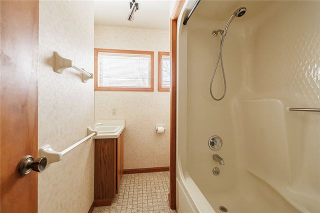 342 Shadowbrook Drive, Webster, NY 14580