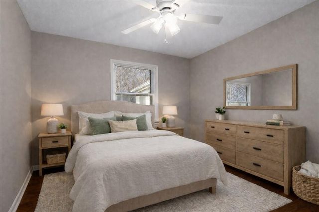 902 SW Lea Drive, Lee's Summit, MO 64081