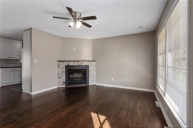 902 SW Lea Drive, Lee's Summit, MO 64081