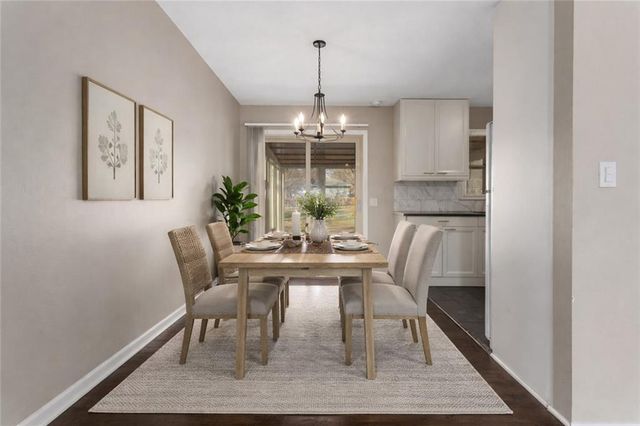 902 SW Lea Drive, Lee's Summit, MO 64081