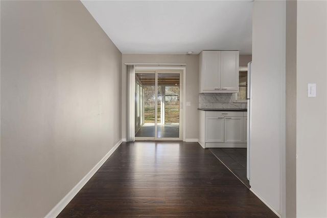 902 SW Lea Drive, Lee's Summit, MO 64081