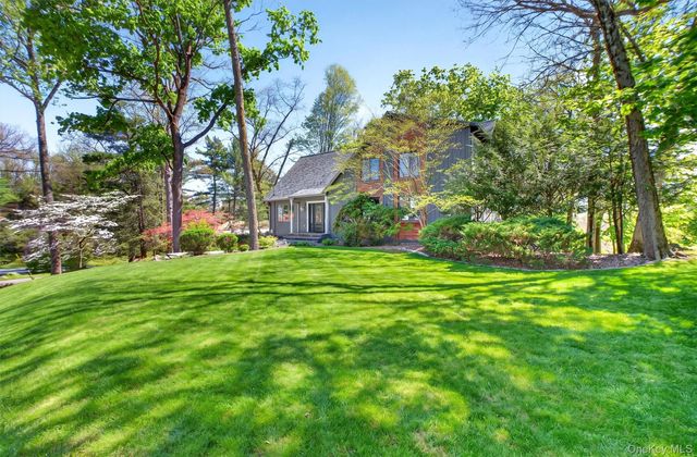 40 Brentwood Drive, Poughkeepsie, NY 12603