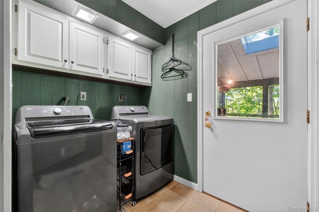 40 Brentwood Drive, Poughkeepsie, NY 12603