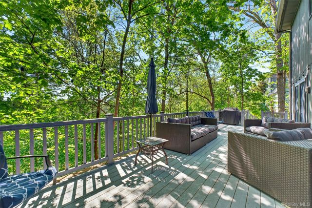 40 Brentwood Drive, Poughkeepsie, NY 12603