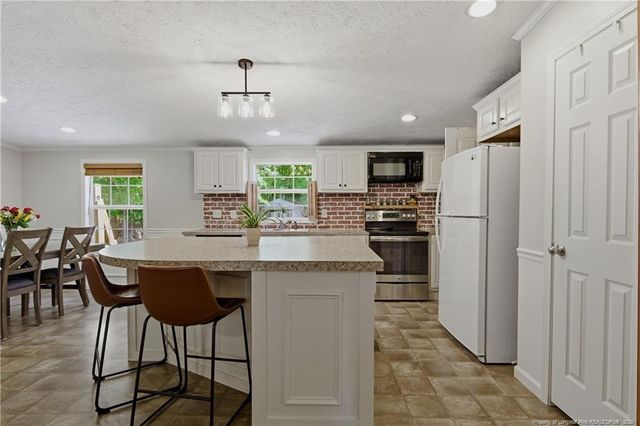 220 Fondern Drive, Hope Mills, NC 28348