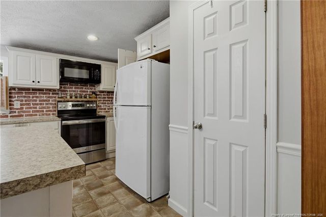 220 Fondern Drive, Hope Mills, NC 28348