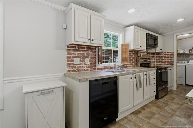 220 Fondern Drive, Hope Mills, NC 28348