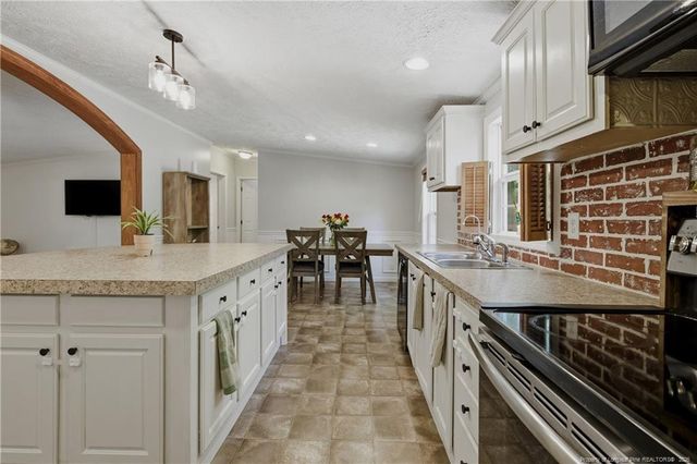220 Fondern Drive, Hope Mills, NC 28348