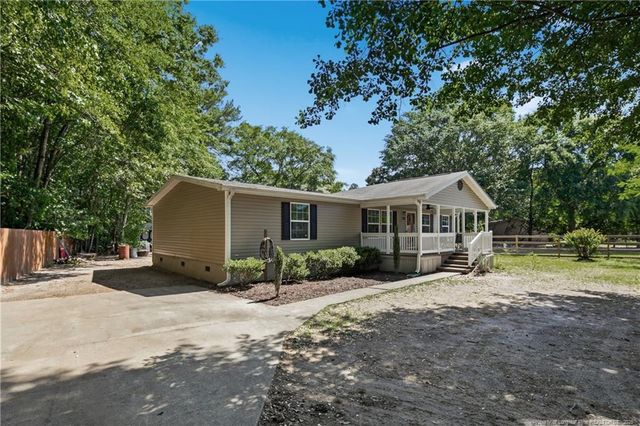220 Fondern Drive, Hope Mills, NC 28348