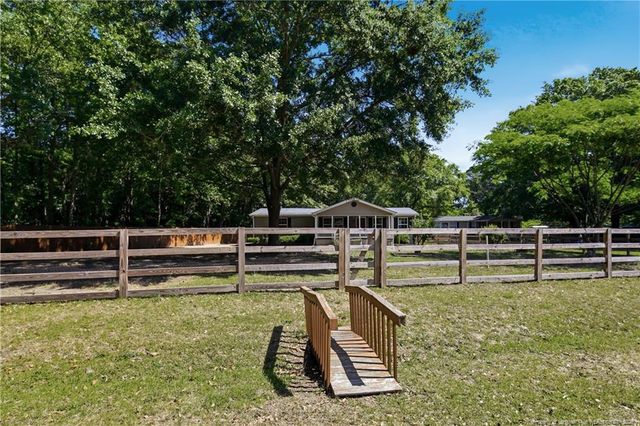 220 Fondern Drive, Hope Mills, NC 28348