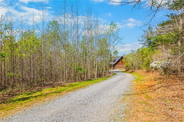 4245 Hillbilly Hollar Drive, East Bend, NC 27018