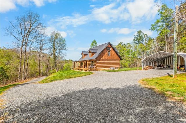4245 Hillbilly Hollar Drive, East Bend, NC 27018