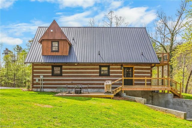 4245 Hillbilly Hollar Drive, East Bend, NC 27018