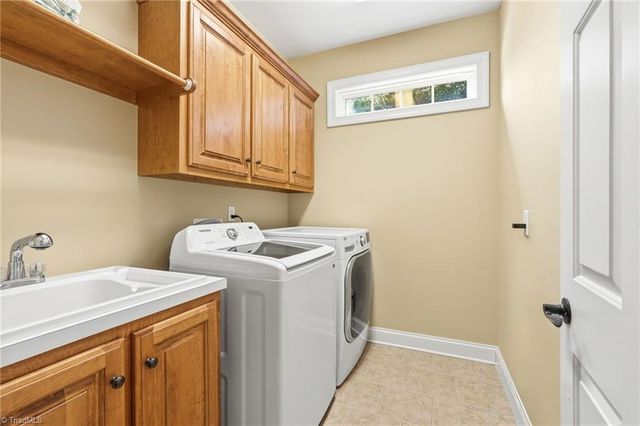 1525 Fred Chapel Lane, Kernersville, NC 27284