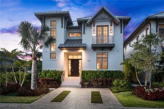 835 11TH AVE S, Naples, FL 34102