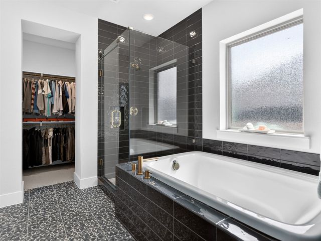 2536 Four Roses Drive, Lewisville, TX 75056