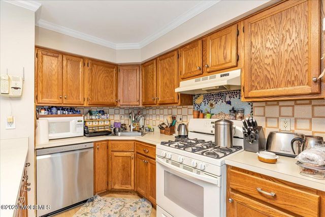 116 Joan Court, Jackson, NJ 08527