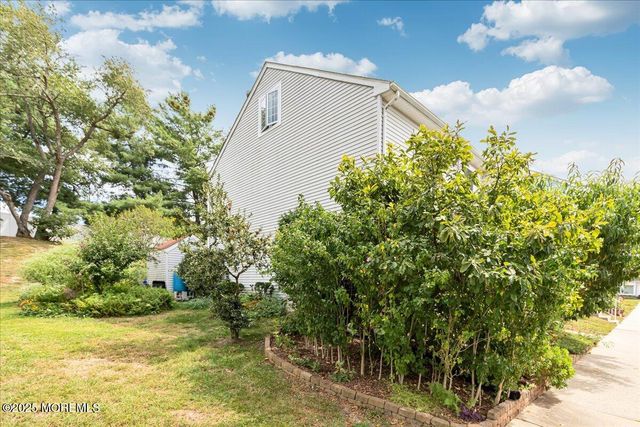 116 Joan Court, Jackson, NJ 08527