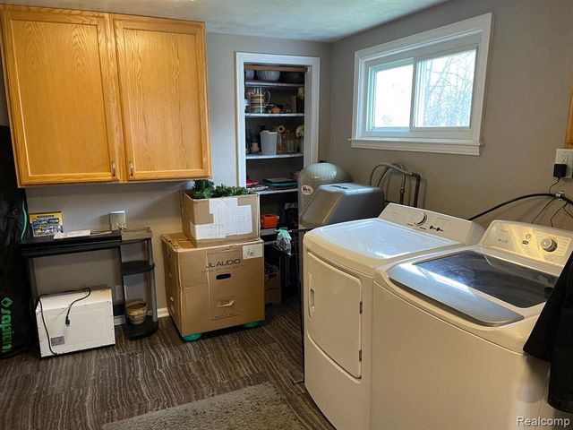 2434 N Long Lake Road, Fenton, MI 48430