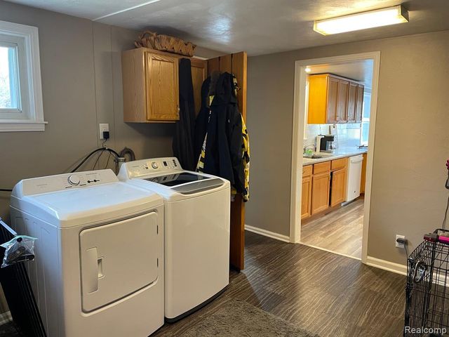 2434 N Long Lake Road, Fenton, MI 48430