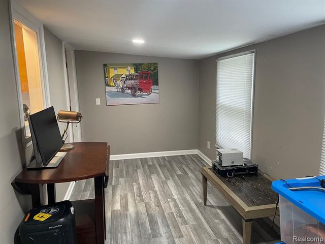 2434 N Long Lake Road, Fenton, MI 48430