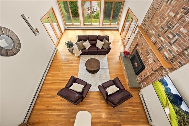14 Fieldstone Ter, West Bridgewater, MA 02379