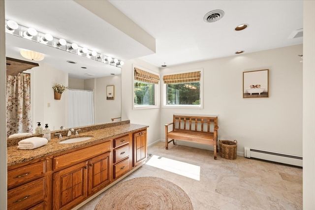 14 Fieldstone Ter, West Bridgewater, MA 02379