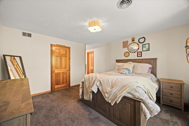 14 Fieldstone Ter, West Bridgewater, MA 02379