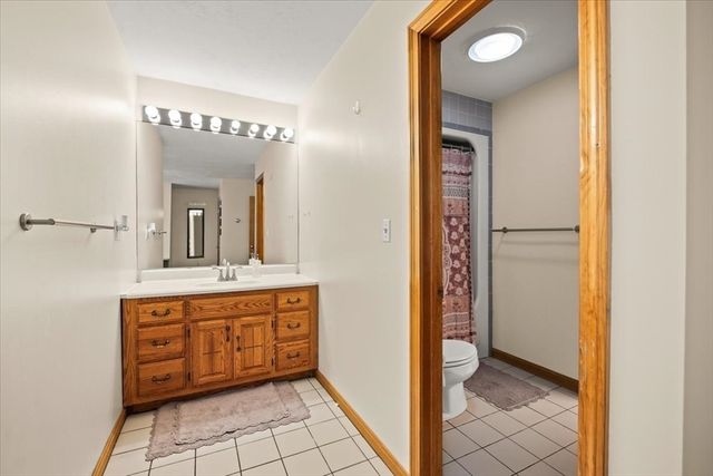 14 Fieldstone Ter, West Bridgewater, MA 02379