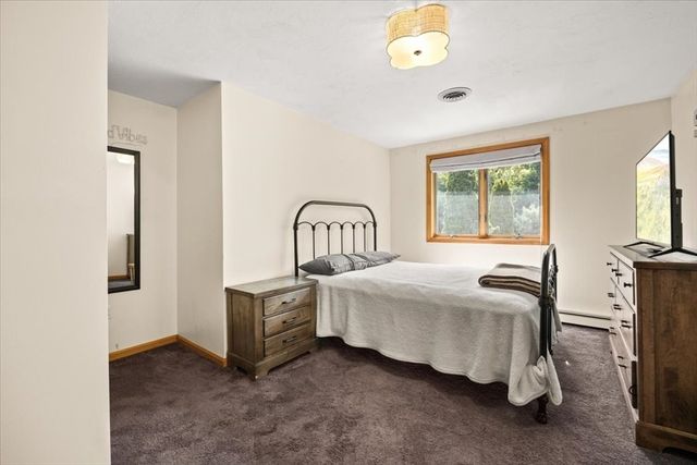 14 Fieldstone Ter, West Bridgewater, MA 02379