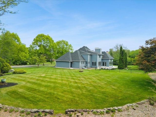 14 Fieldstone Ter, West Bridgewater, MA 02379