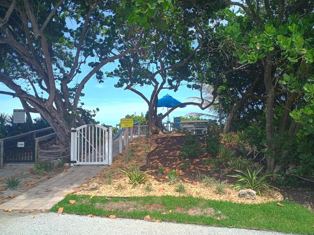 5520 N Ocean Boulevard 202, Ocean Ridge, FL 33435