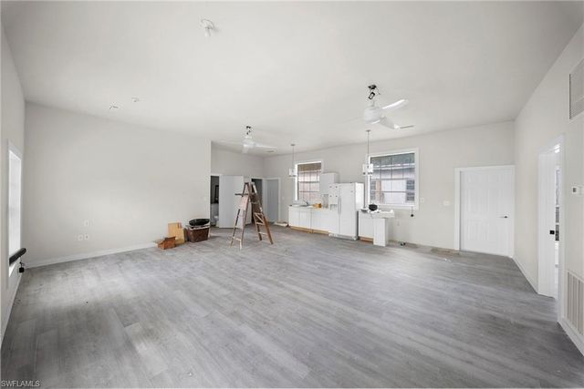 19560 Spicewood LN, Fort Myers, FL 33908