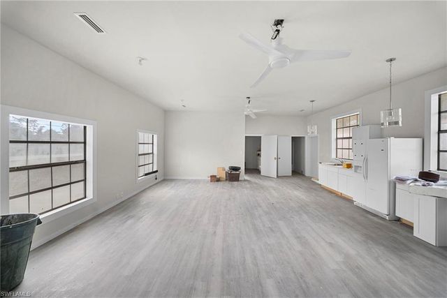 19560 Spicewood LN, Fort Myers, FL 33908