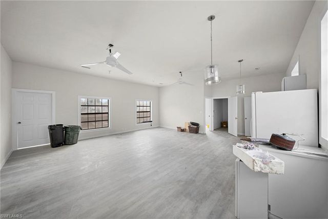 19560 Spicewood LN, Fort Myers, FL 33908