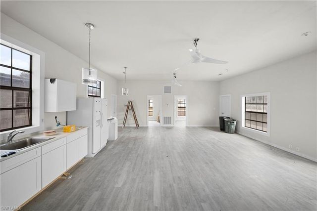 19560 Spicewood LN, Fort Myers, FL 33908