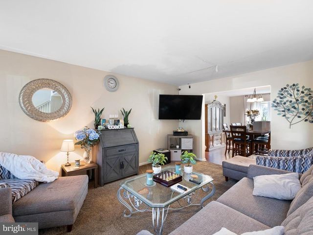 32 HILLSIDE RD, Wilmington, DE 19804