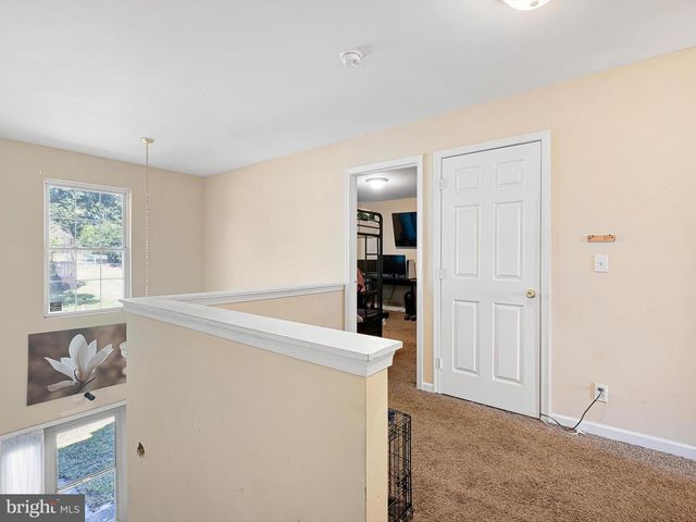 32 HILLSIDE RD, Wilmington, DE 19804