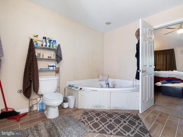 32 HILLSIDE RD, Wilmington, DE 19804