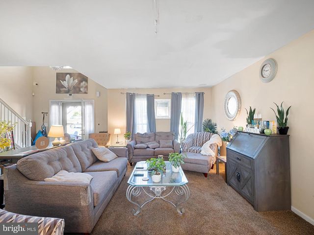 32 HILLSIDE RD, Wilmington, DE 19804