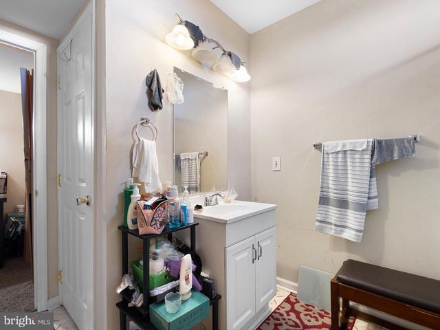 32 HILLSIDE RD, Wilmington, DE 19804