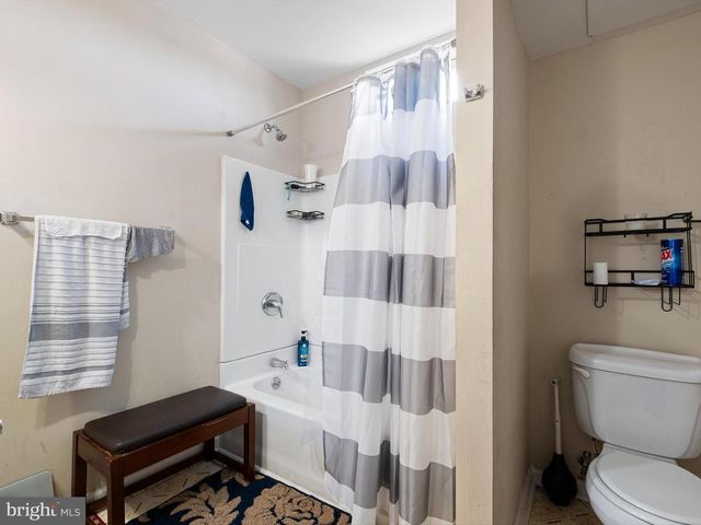 32 HILLSIDE RD, Wilmington, DE 19804