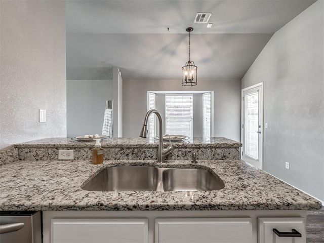 1816 Creekside Drive, Norman, OK 73071