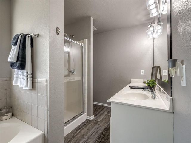 1816 Creekside Drive, Norman, OK 73071