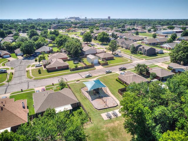 1816 Creekside Drive, Norman, OK 73071