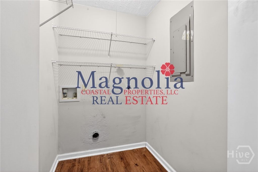 Image 11 of property listing at 494 Osprey Drive, Richmond Hill, GA 31324