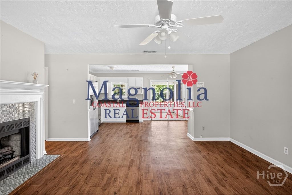 Image 7 of property listing at 494 Osprey Drive, Richmond Hill, GA 31324
