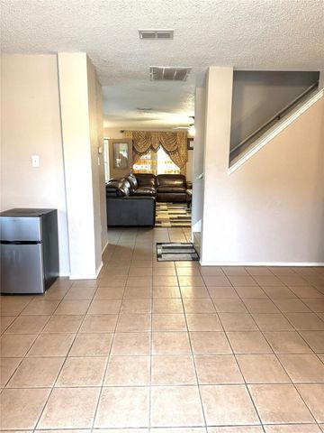 611 Pondview Drive, Cedar Hill, TX 75104