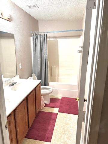 611 Pondview Drive, Cedar Hill, TX 75104